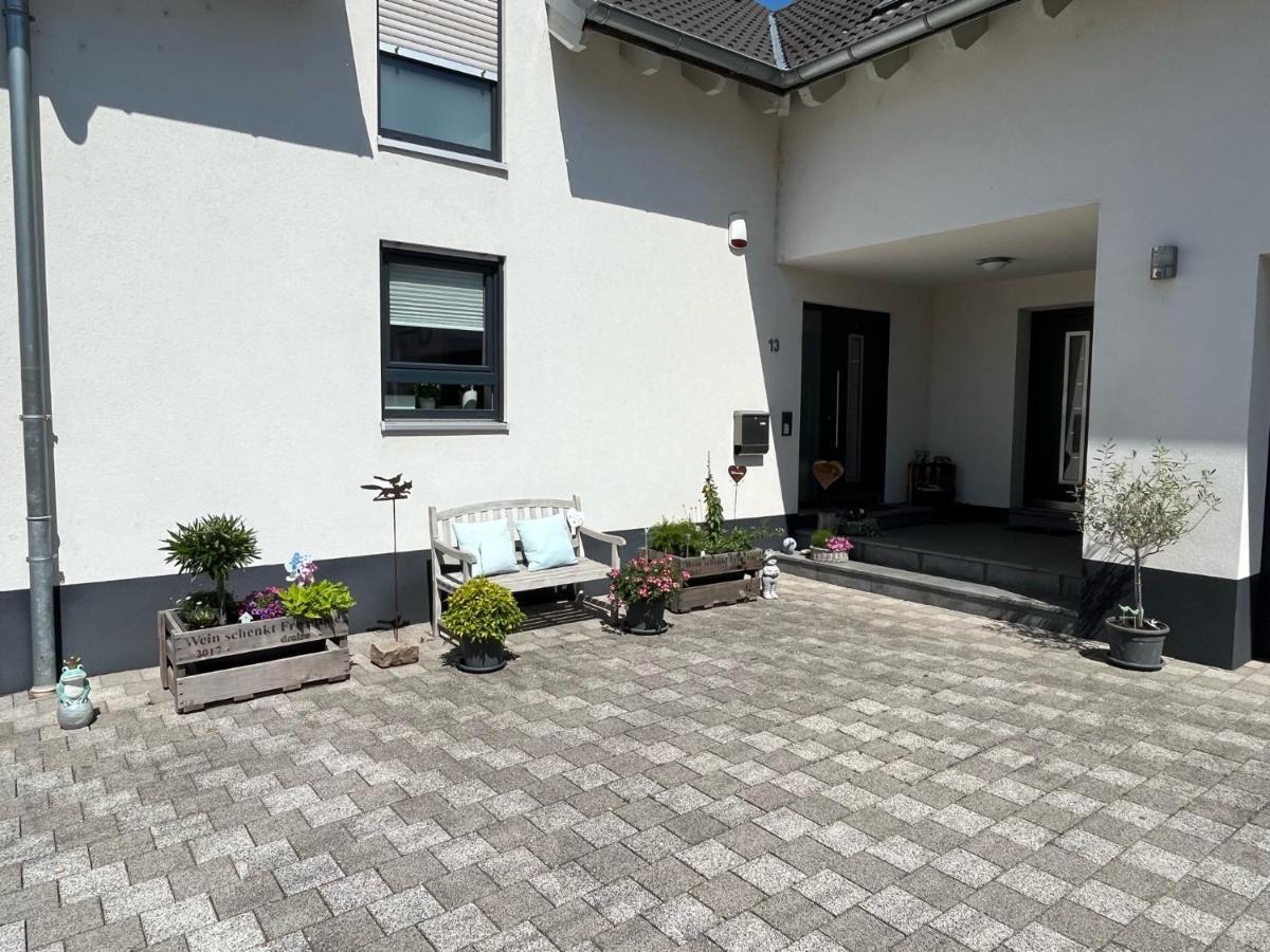 Weingut Grafenhof Apartment Heuchelheim-Klingen Exterior photo